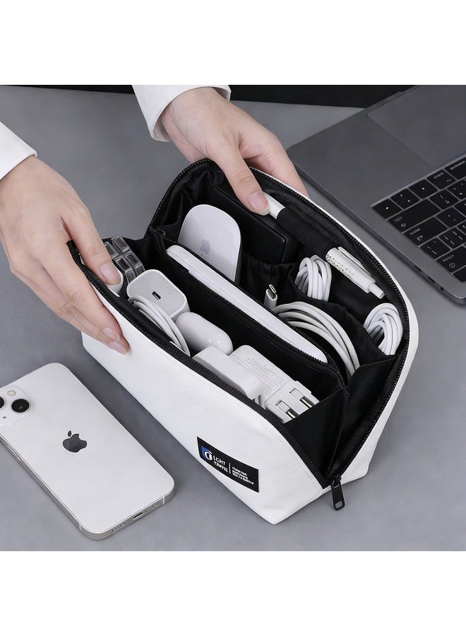 حقيبة تنظيم الكابلات للسفر - أكياس إلكترونية محمولة مقاومة للماء - حقيبة تخزين شاملة بطبقتين للكابل، الشاحن، الهاتف وسماعات الأذن - بيضاء - Image 3